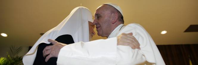Cuba: storico abbraccio tra Papa Francesco e il Patriarca di Mosca, Krill