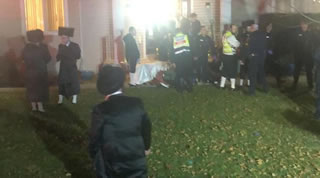 New York: aggressione in casa di un rabbino. 5 feriti di cui due gravi